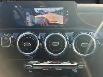 MERCEDES-BENZ A 250 e Prog. Mbux Distronic Kamera Sitzh.