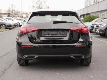 MERCEDES-BENZ A 250 e Progressive MBUX Navi-Prem. Kamera