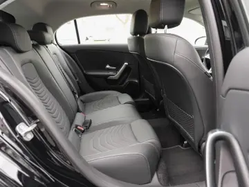 MERCEDES-BENZ A 250 e Progressive MBUX Navi-Prem. Kamera
