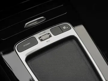 MERCEDES-BENZ A 250 e Progressive MBUX Navi-Prem. Kamera