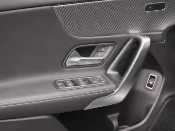 MERCEDES-BENZ A 250 e Progressive MBUX Navi-Prem. Kamera