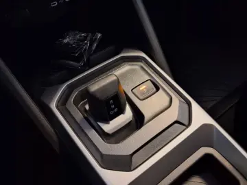 DACIA DUSTER 1.6 HEV 140 Journey