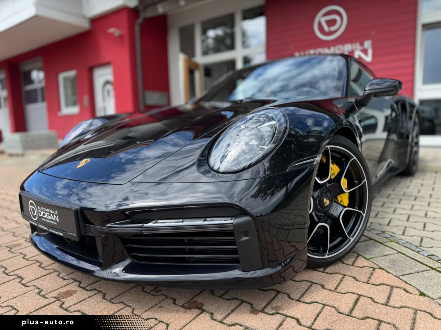PORSCHE 992 Turbo S Coupé Carbondach Lift Burmeister 360