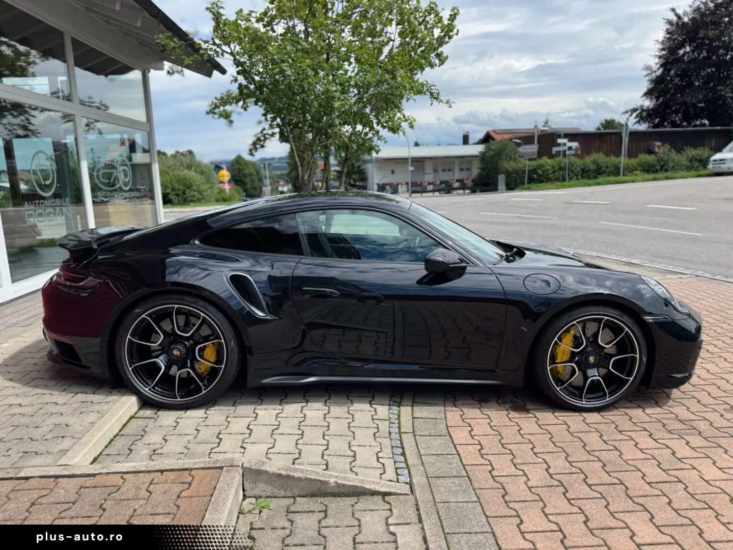 PORSCHE 992 Turbo S Coupé Carbondach Lift Burmeister 360