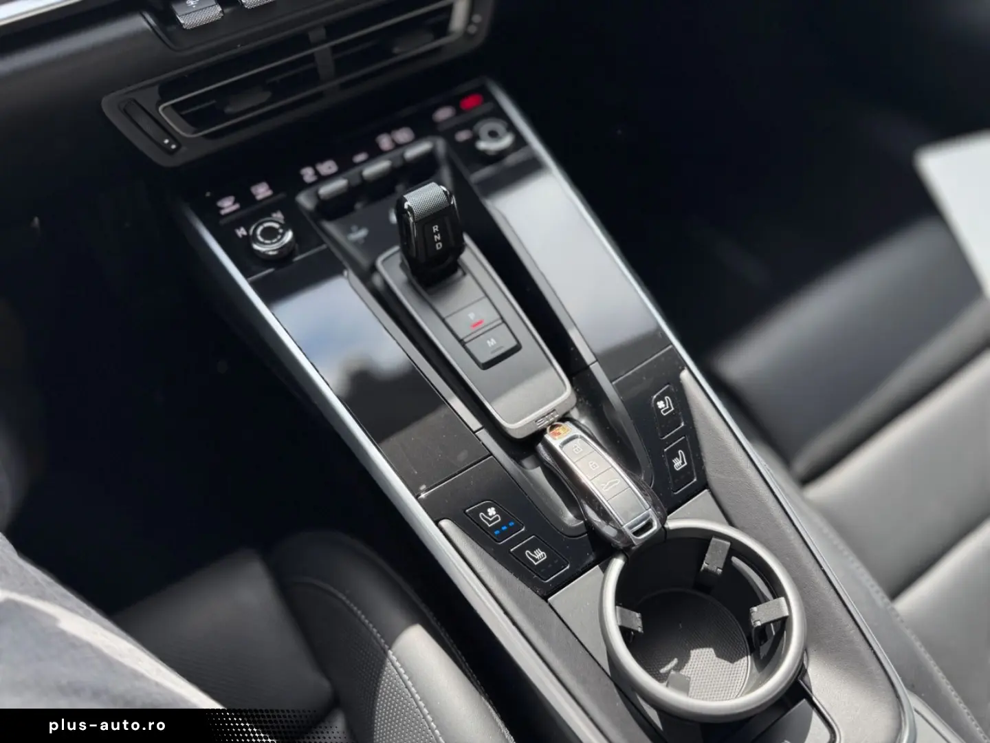 PORSCHE 992 Turbo S Coupé Carbondach Lift Burmeister 360