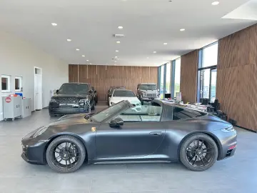 PORSCHE 992 Targa 4 GTS