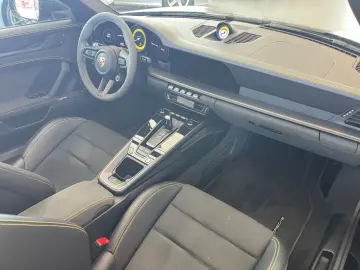 PORSCHE 992 Targa 4 GTS