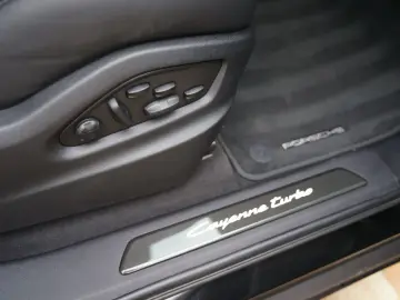 PORSCHE Cayenne Coupe Turbo E-Hybrid mit GT-Paket  FULL