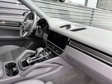 PORSCHE Cayenne GTS Coupe-HEAD UP-KAMINROT-1.HAND