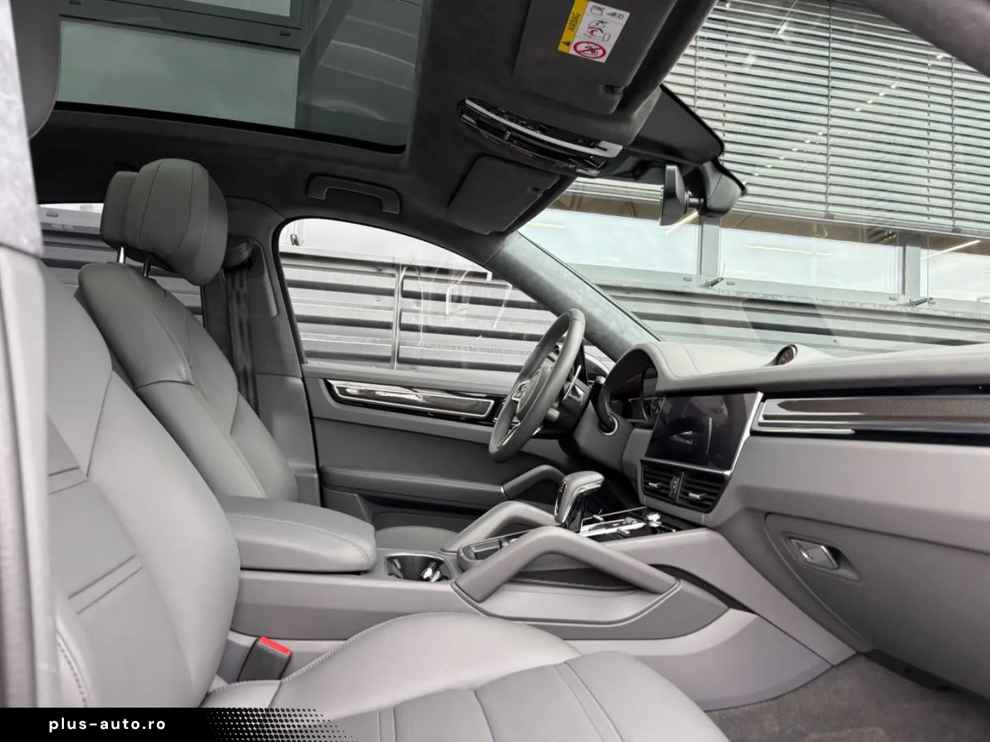 PORSCHE Cayenne GTS Coupe-HEAD UP-KAMINROT-1.HAND