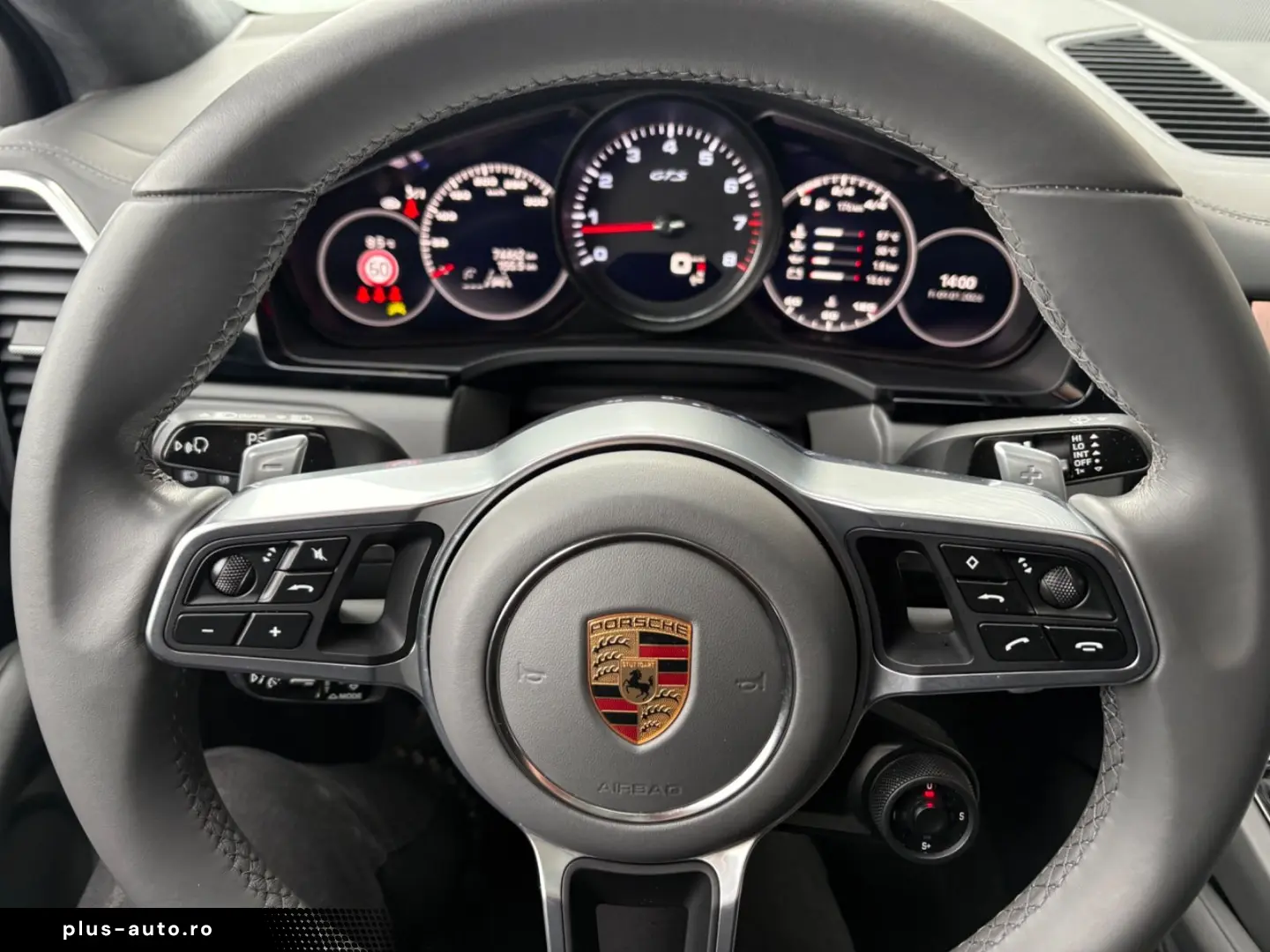 PORSCHE Cayenne GTS Coupe-HEAD UP-KAMINROT-1.HAND