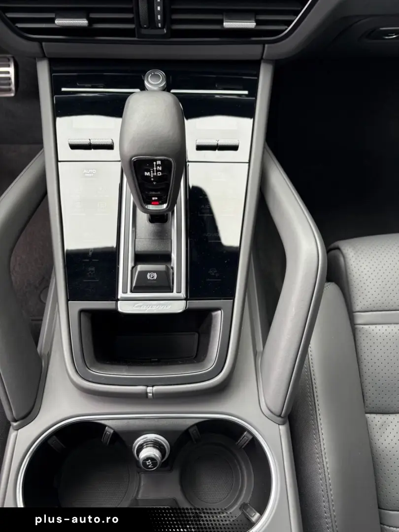 PORSCHE Cayenne GTS Coupe-HEAD UP-KAMINROT-1.HAND