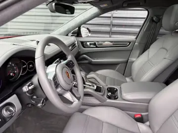 PORSCHE Cayenne GTS Coupe-HEAD UP-KAMINROT-1.HAND