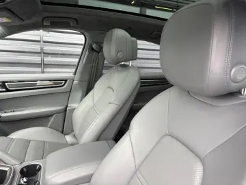 PORSCHE Cayenne GTS Coupe-HEAD UP-KAMINROT-1.HAND