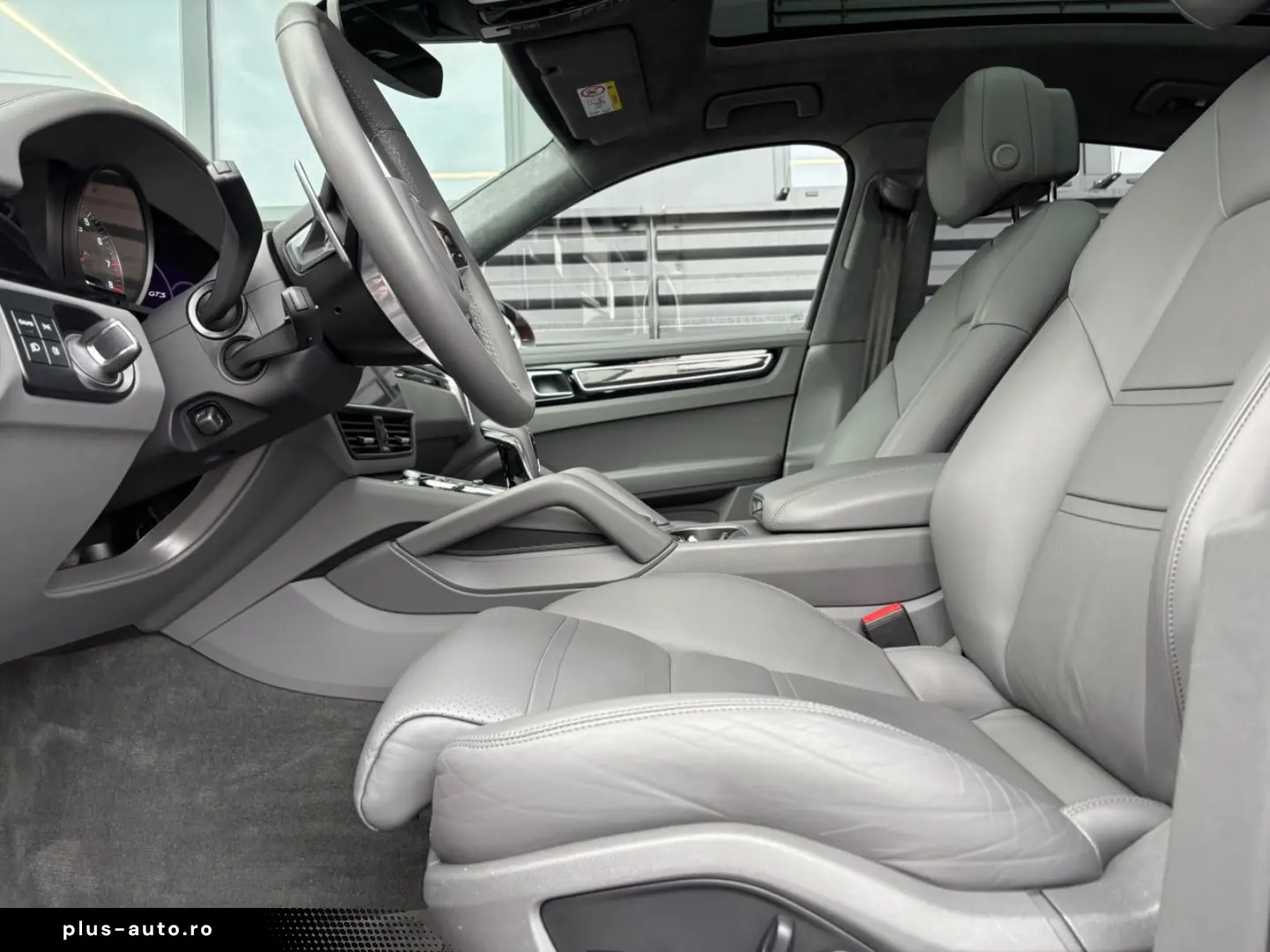 PORSCHE Cayenne GTS Coupe-HEAD UP-KAMINROT-1.HAND