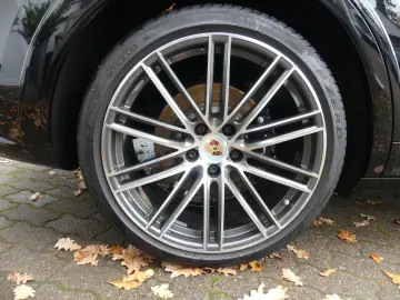 PORSCHE Cayenne GTS  1. Hd.  Scheckheft PZ