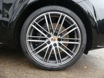 PORSCHE Cayenne GTS  1. Hd.  Scheckheft PZ