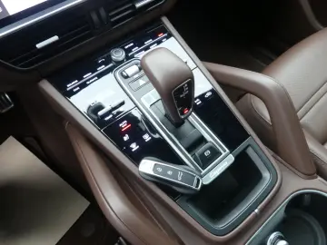 PORSCHE Cayenne GTS  1. Hd.  Scheckheft PZ