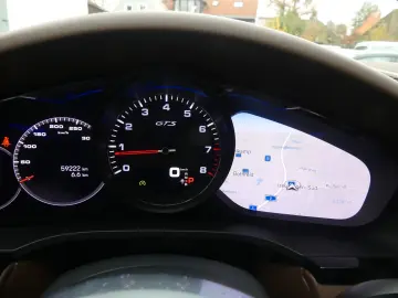 PORSCHE Cayenne GTS  1. Hd.  Scheckheft PZ