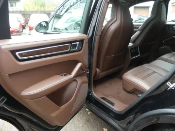 PORSCHE Cayenne GTS  1. Hd.  Scheckheft PZ