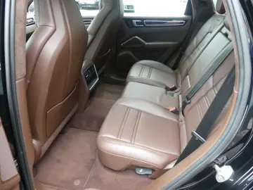 PORSCHE Cayenne GTS  1. Hd.  Scheckheft PZ