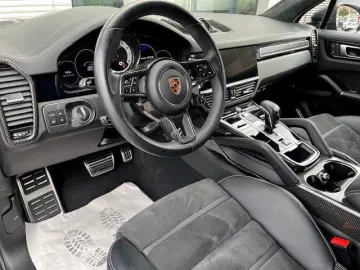 PORSCHE Cayenne GTS MATRIX HUD BURMESTER PANORAMA AHK