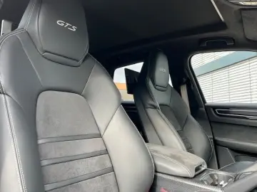 PORSCHE Cayenne GTS MATRIX HUD BURMESTER PANORAMA AHK