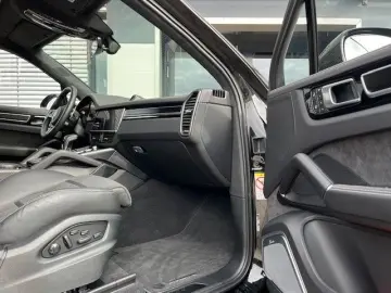 PORSCHE Cayenne GTS MATRIX HUD BURMESTER PANORAMA AHK