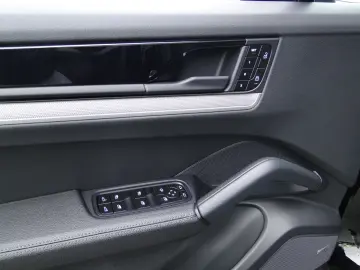 PORSCHE Cayenne Coupe