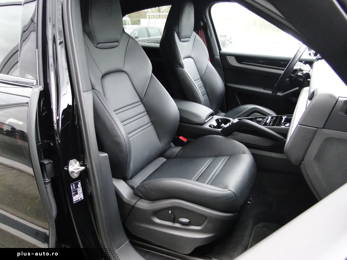 PORSCHE Cayenne Coupe