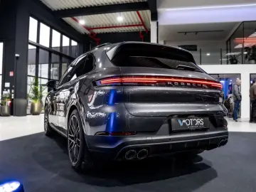 PORSCHE Cayenne E-Hybrid - Bose - AHK - Pano - 360  - AC