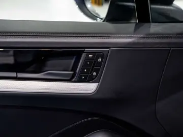 PORSCHE Cayenne E-Hybrid - Bose - AHK - Pano - 360  - AC