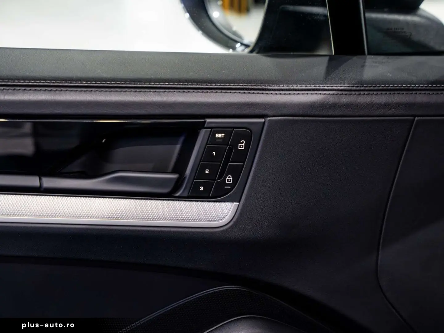 PORSCHE Cayenne E-Hybrid - Bose - AHK - Pano - 360  - AC