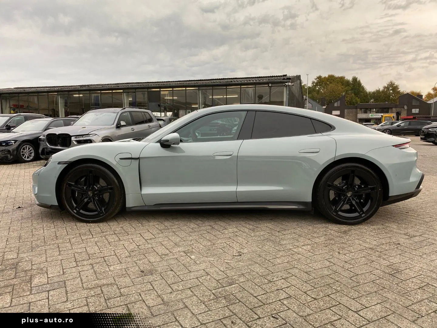 PORSCHE Taycan Turbo S Keramik Pano HUD Chrono 360 Bose