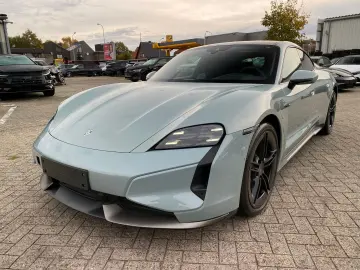 PORSCHE Taycan Turbo S Keramik Pano HUD Chrono 360 Bose
