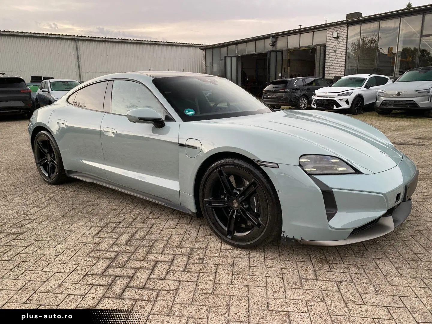 PORSCHE Taycan Turbo S Keramik Pano HUD Chrono 360 Bose