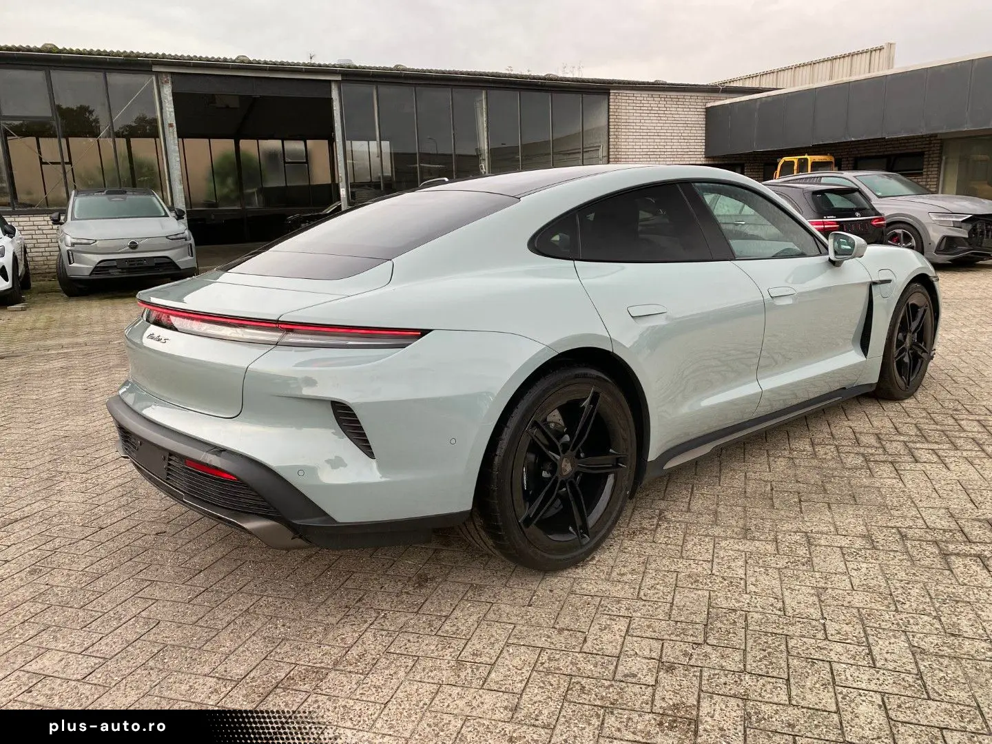 PORSCHE Taycan Turbo S Keramik Pano HUD Chrono 360 Bose