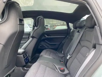 PORSCHE Taycan Turbo S Keramik Pano HUD Chrono 360 Bose