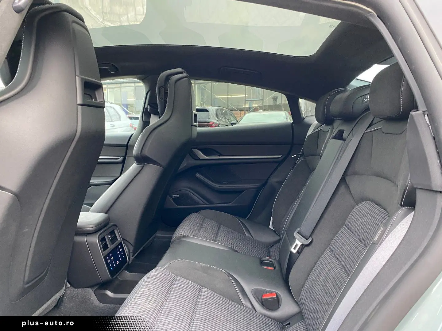 PORSCHE Taycan Turbo S Keramik Pano HUD Chrono 360 Bose