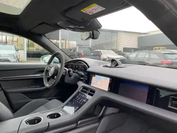 PORSCHE Taycan Turbo S Keramik Pano HUD Chrono 360 Bose