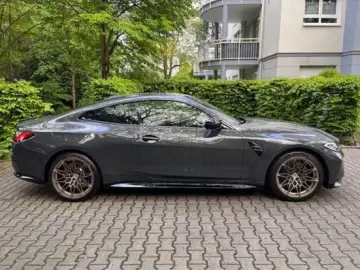 BMW M4 Coupe xDrive Competition  50 Jahre Edition