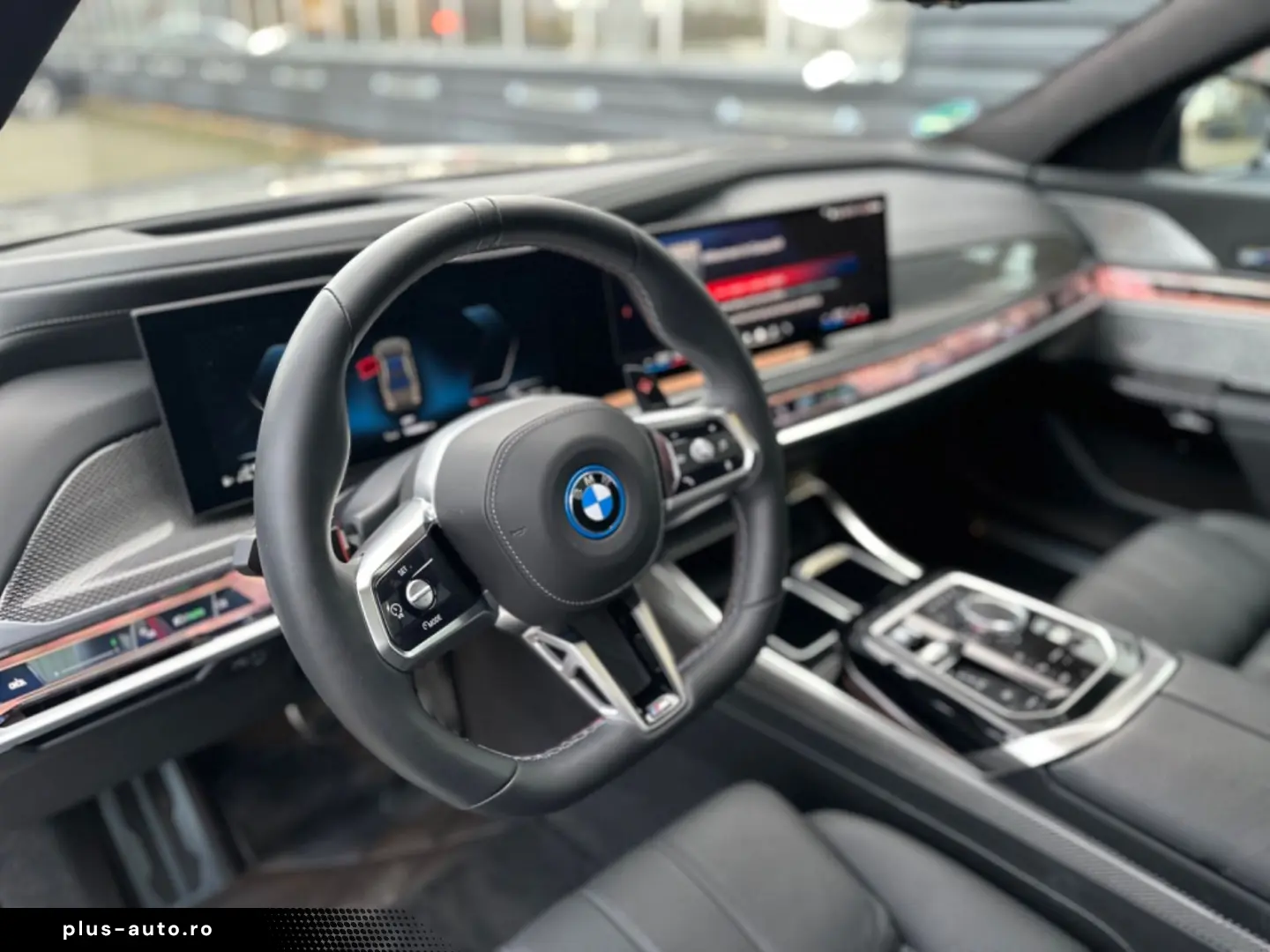 BMW M760e xDrive Fond Enter B&O SKY LOUNGE VOLLAUS