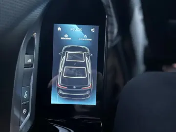 BMW M760e xDrive Fond Enter B&O SKY LOUNGE VOLLAUS