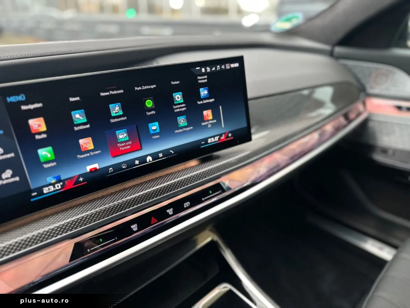 BMW M760e xDrive Fond Enter B&O SKY LOUNGE VOLLAUS