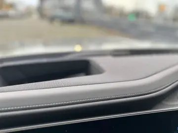 BMW M760e xDrive Fond Enter B&O SKY LOUNGE VOLLAUS