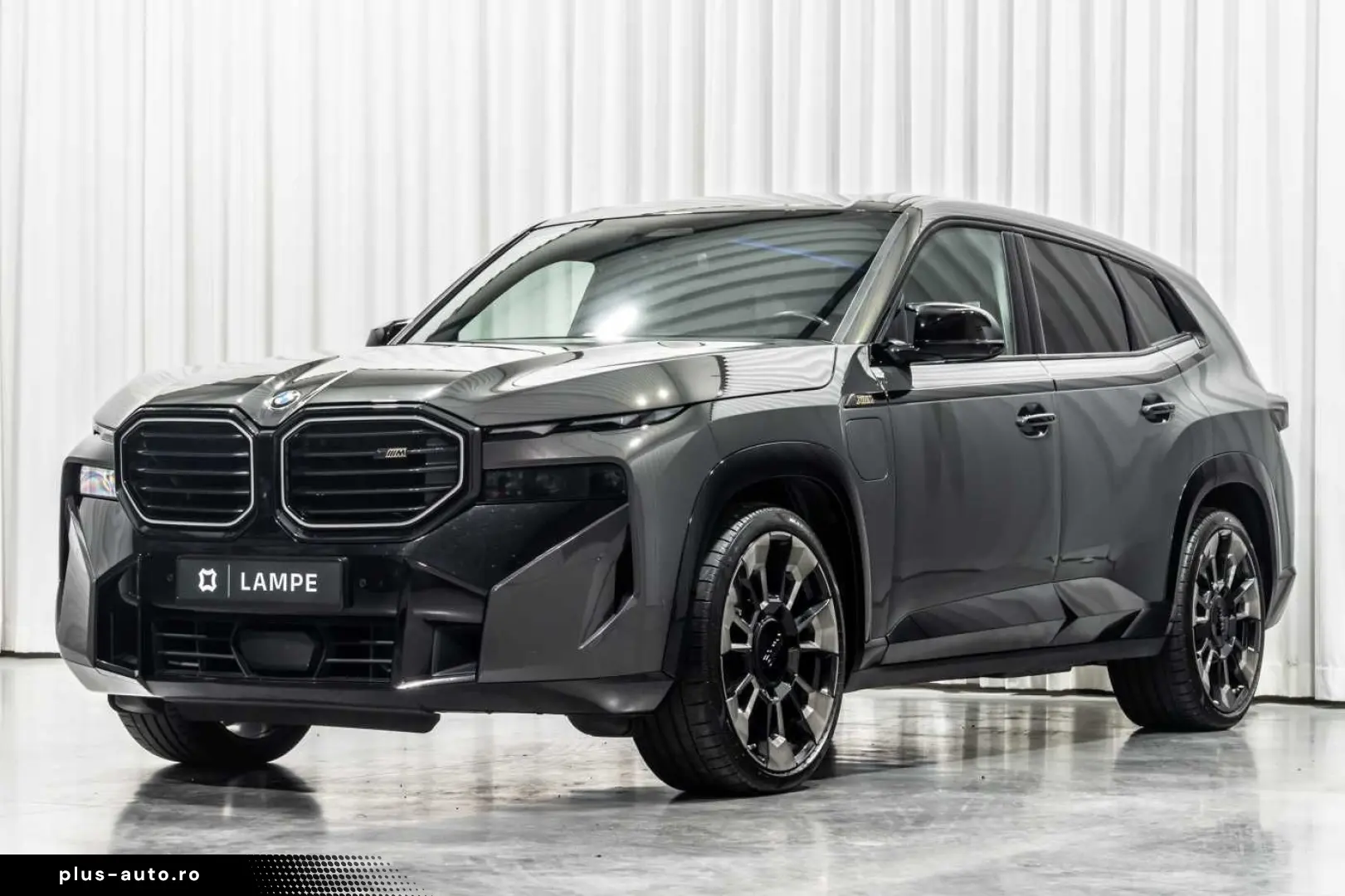 BMW XM Massage Trekhaak Bowers & Wilkins Active Stee