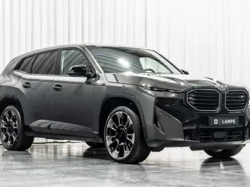 BMW XM Massage Trekhaak Bowers & Wilkins Active Stee