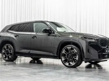 BMW XM Massage Trekhaak Bowers & Wilkins Active Stee