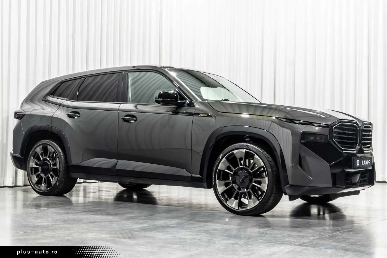 BMW XM Massage Trekhaak Bowers & Wilkins Active Stee