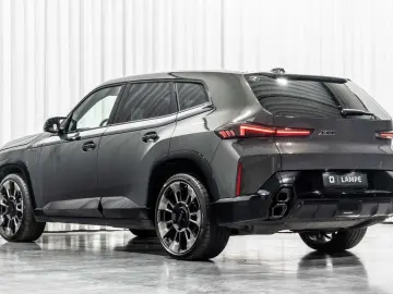 BMW XM Massage Trekhaak Bowers & Wilkins Active Stee